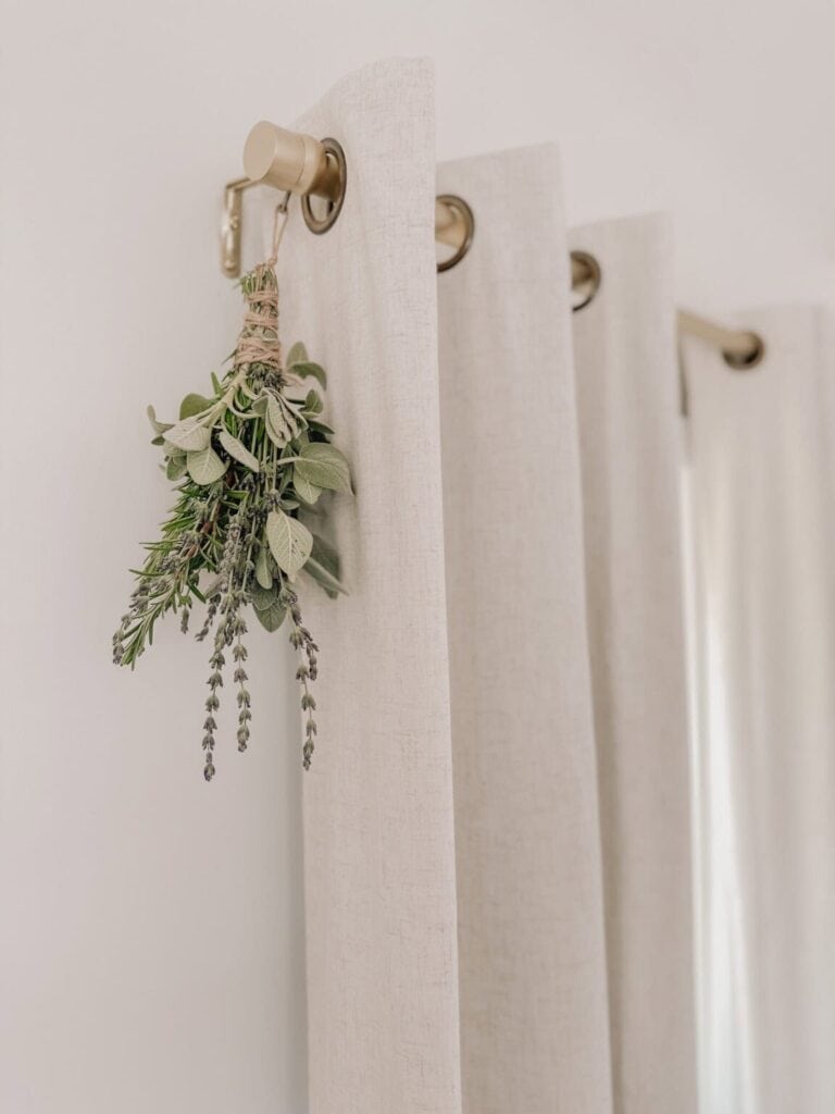 DIY Linen Spray: Freshen Your Home with Essential Oils