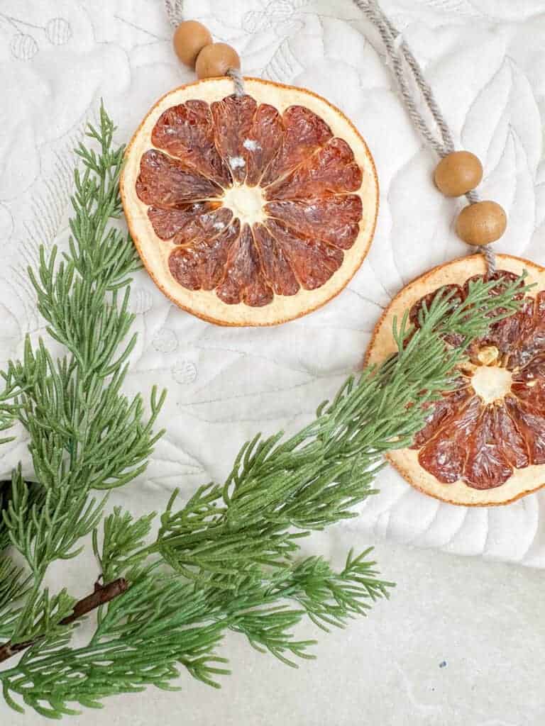 DIY Christmas Orange Garland: Creating Traditional Holiday Magic with Dried Citrus