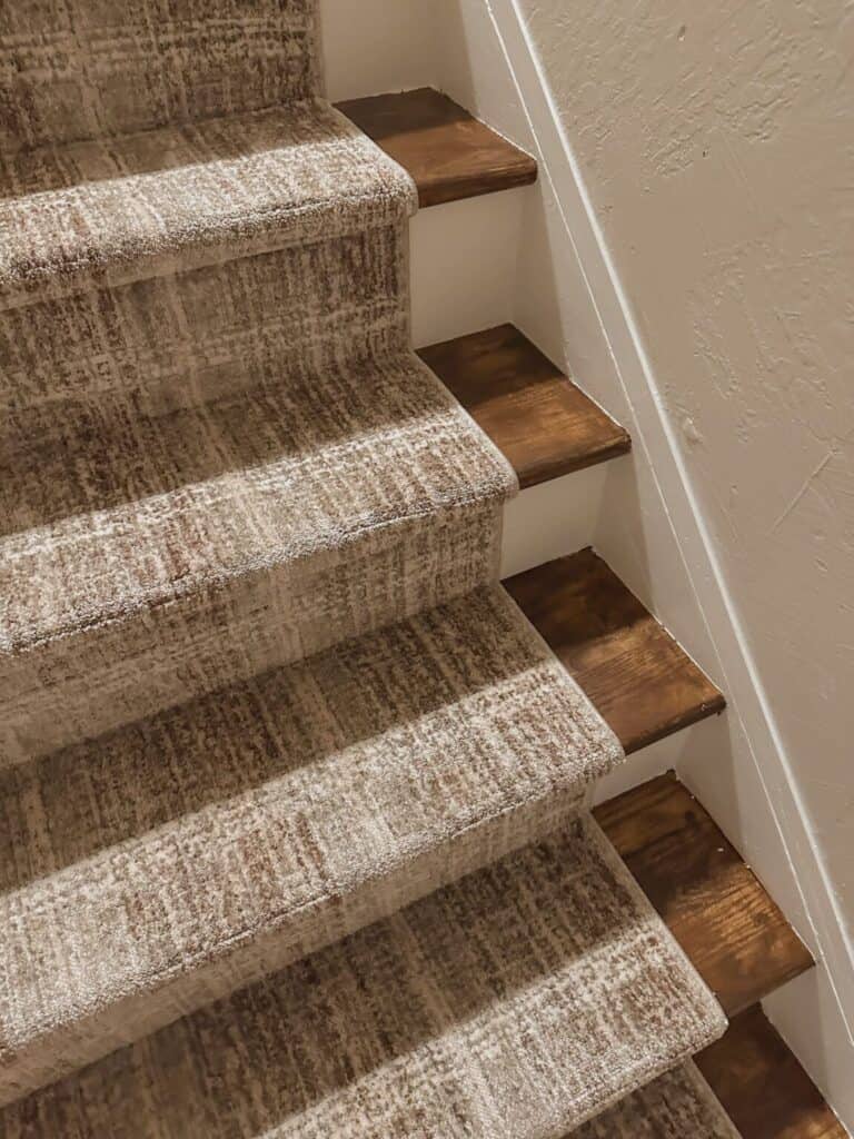 How to Install a Rug Stair Runner: A DIY Guide
