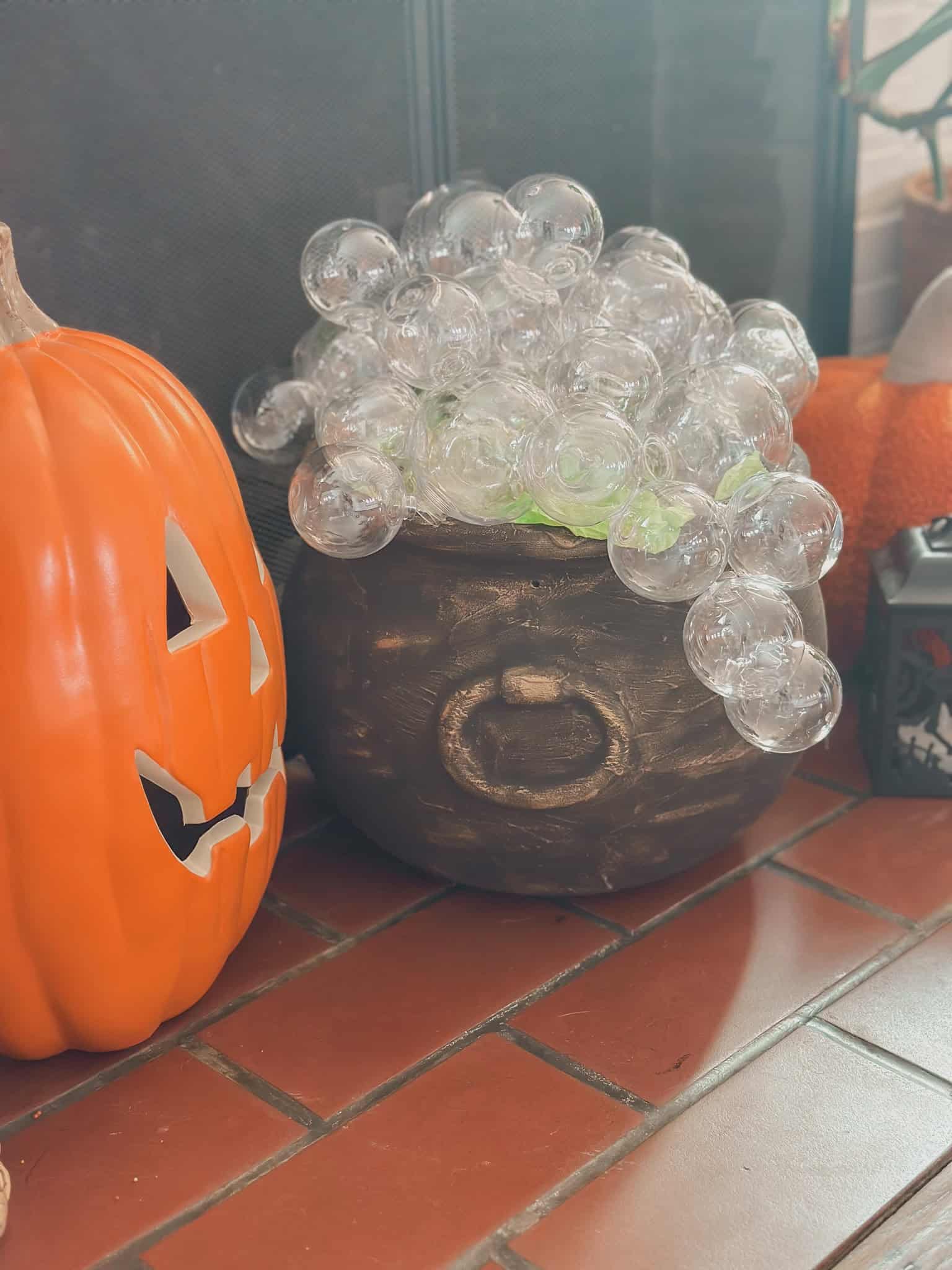 Quick and Creative DIY Cauldron for Halloween Decor